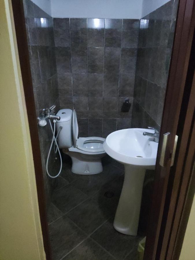 Dafina Hotel Тирана Екстериор снимка