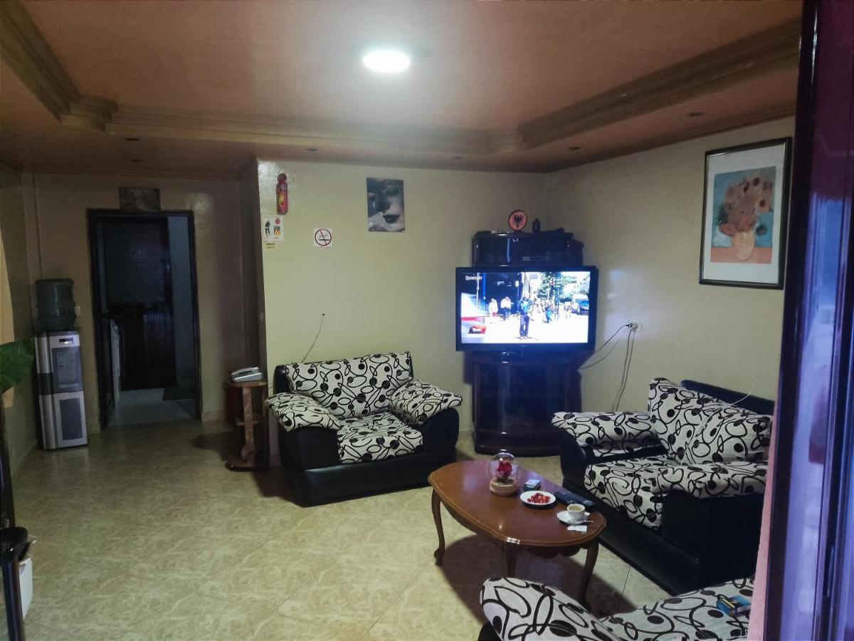 Dafina Hotel Тирана Екстериор снимка