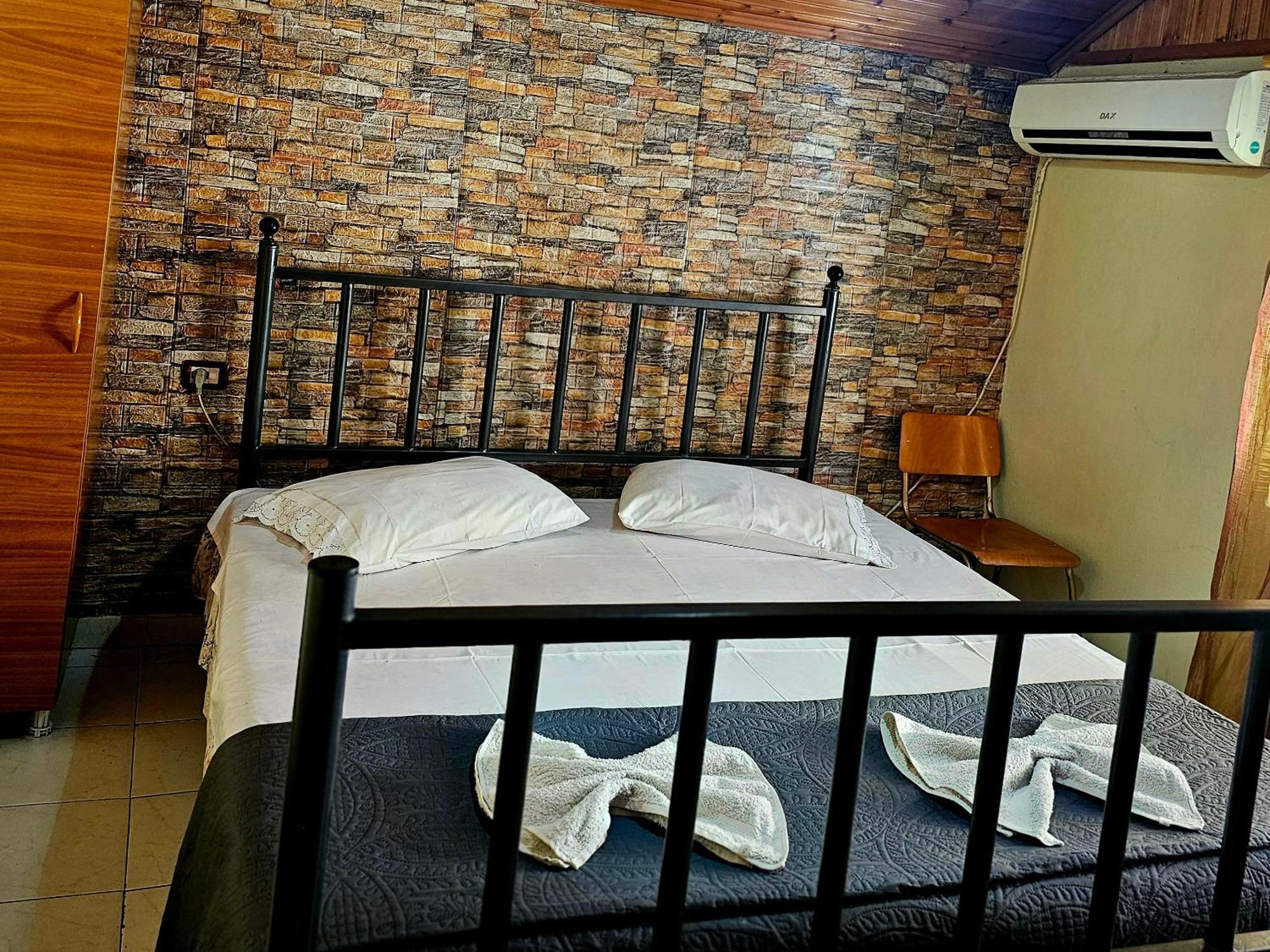 Dafina Hotel Тирана Екстериор снимка