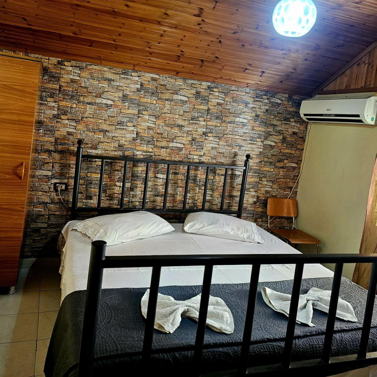 Dafina Hotel Тирана Екстериор снимка