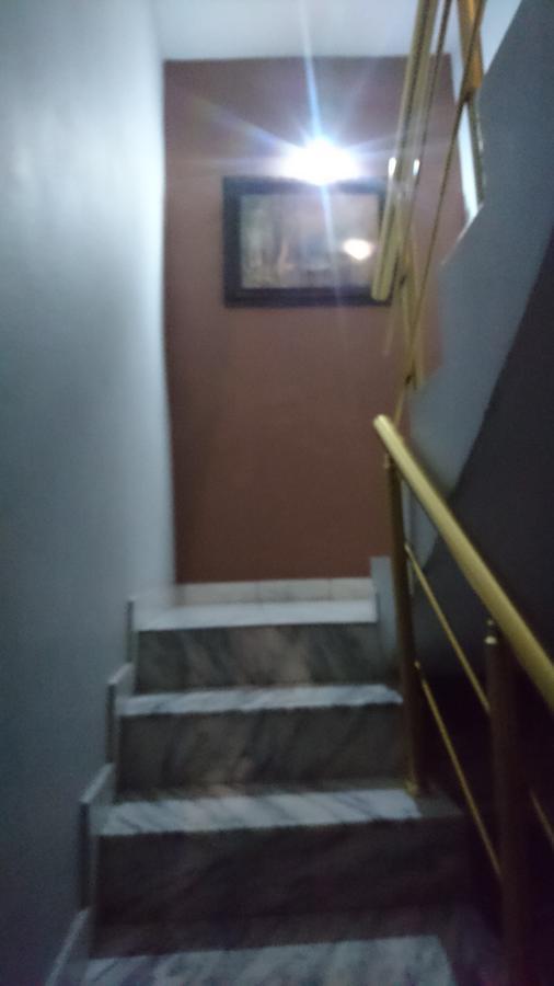 Dafina Hotel Тирана Екстериор снимка