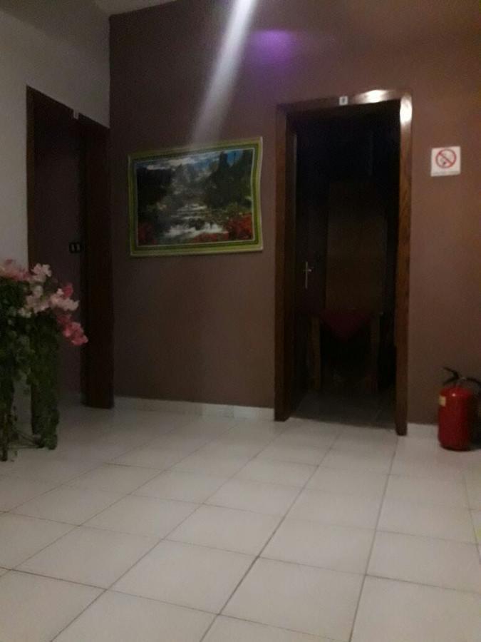 Dafina Hotel Тирана Екстериор снимка