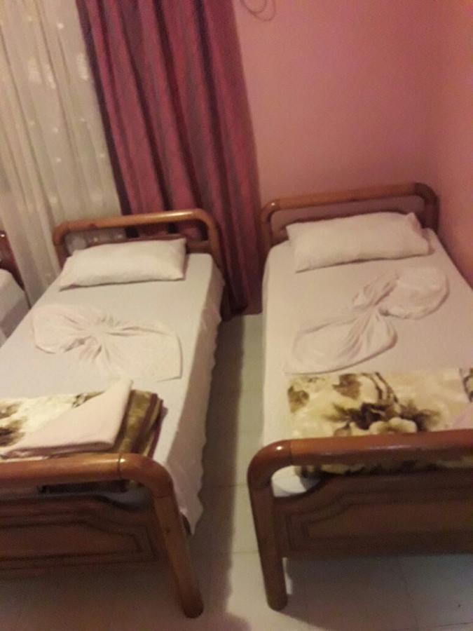 Dafina Hotel Тирана Екстериор снимка