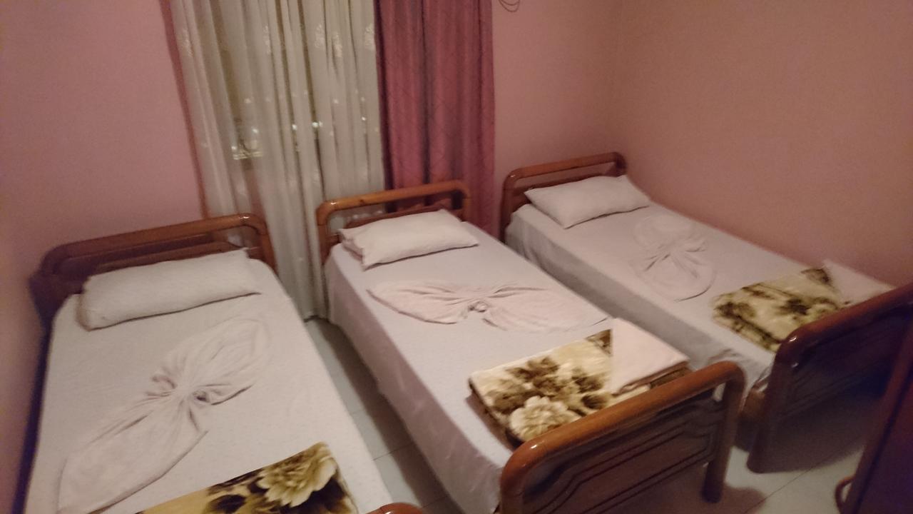 Dafina Hotel Тирана Екстериор снимка