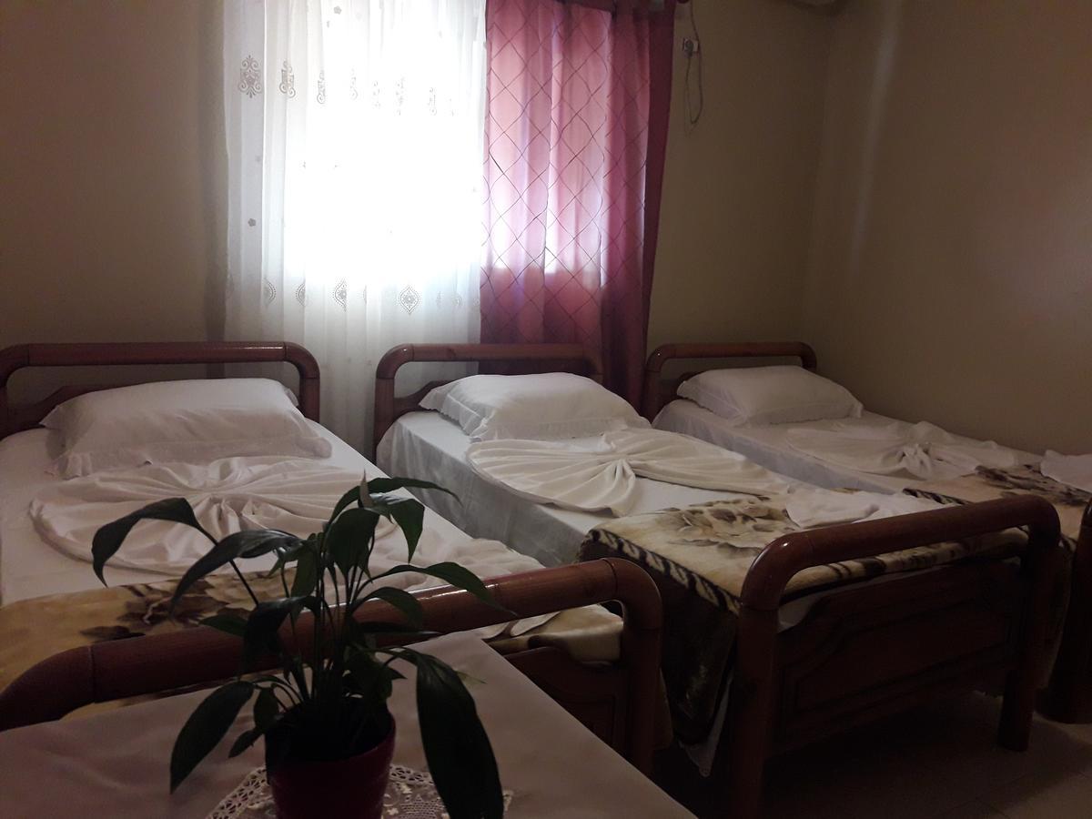 Dafina Hotel Тирана Екстериор снимка