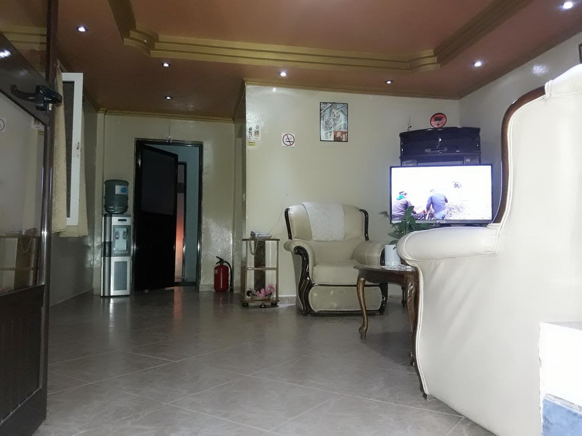 Dafina Hotel Тирана Екстериор снимка