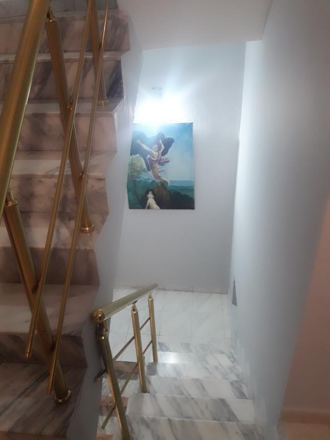 Dafina Hotel Тирана Екстериор снимка